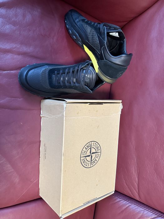 Продам кроссовки Stone Island оригінал.