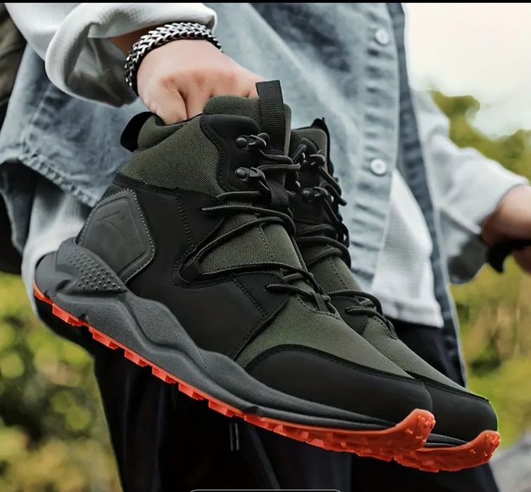 Кросівки чоловічі туристичні