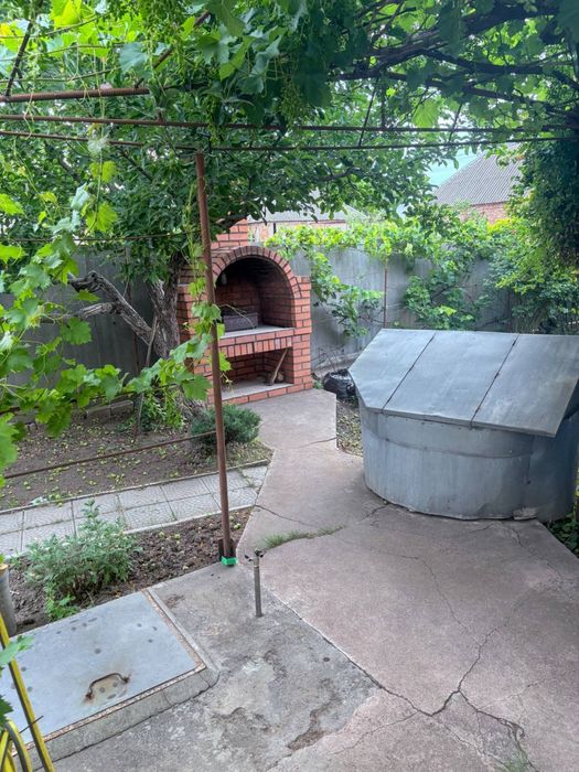 Продається просторий, комфортний будинок в м. Апостолове.