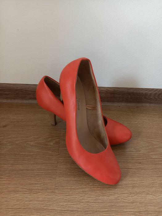R. 40 czerwone damskie buty na obcasie
Stan widoczny n