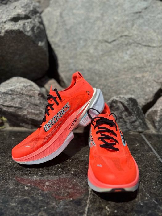45р  Brooks Hyperion Max 3M