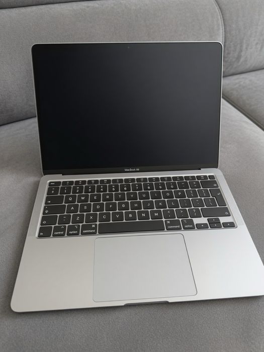 MacBook Air 13” Retina 2020 | Intel Core i3 | 8 GB RAM | 256 GB SSD | Stan 9/10