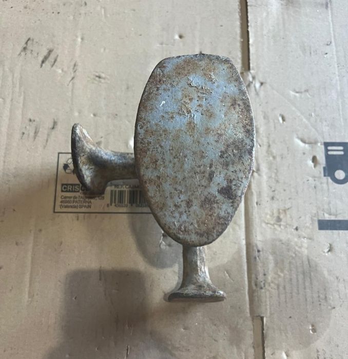 Ref 211 Forma de sapateiro antiga 
60€
Para mais informações envie men