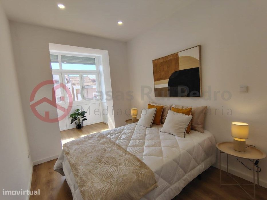 Apartamento T3 totalmente remodelado, em prédio com elevador, Benfi...