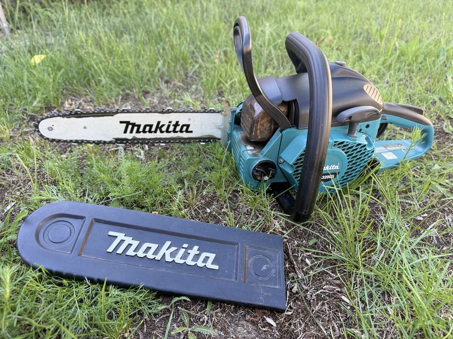 Spalinowa Makita pila lańcugowa EA3200S sprawna używana