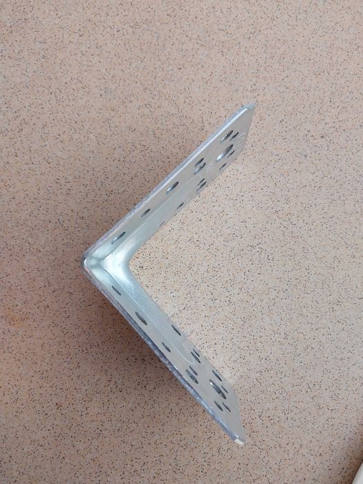 Кутник металевий - оценкований