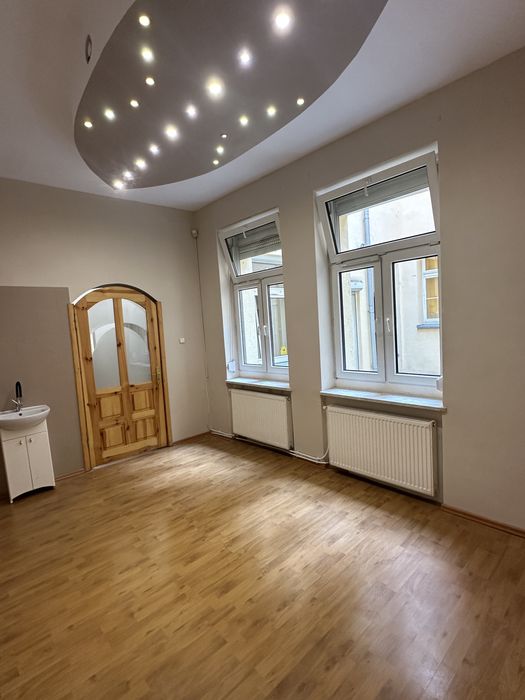 Wynajme osobny gabinet oraz stanowisko