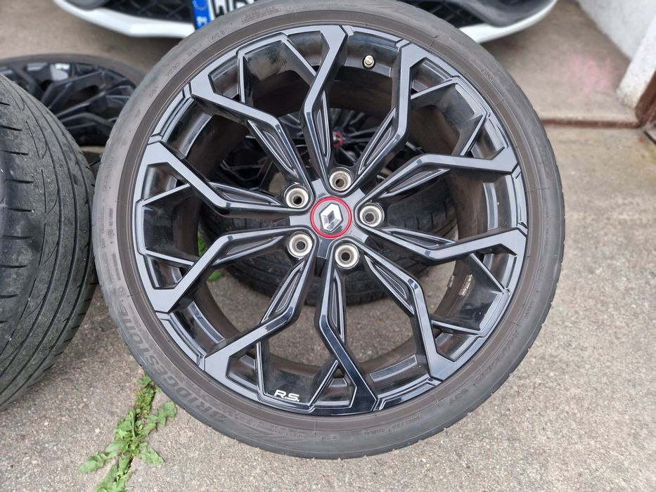Renault Megane R.S Sport Interlagos 19" 5x114.3 Opony 245/35R19