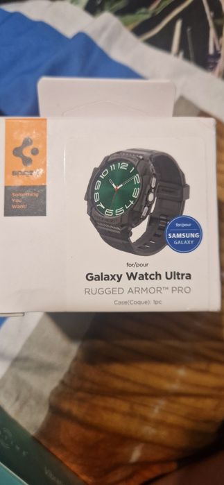 Spigen Rugged Armor Pro для Samsung Galaxy Watch Ultra.