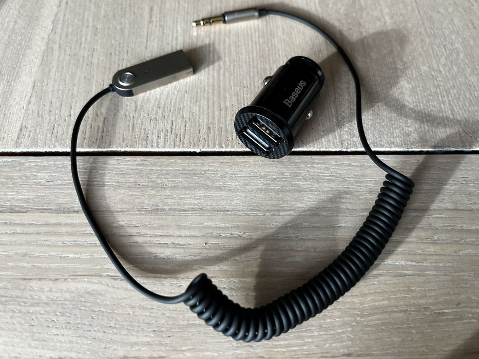 Zestaw Bluetooth AUX + ładowarka samochodowa Baseus