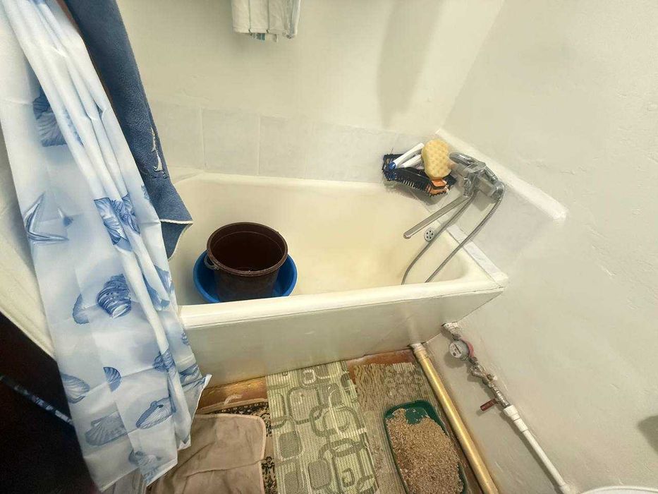 Продаж 1-кімнатної квартири за вигідною ціною на ринку, простий стан.