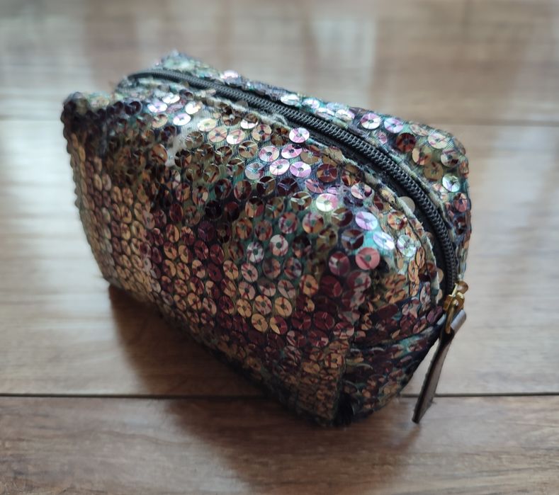 Cekinowa mała kosmetyczka - kopertówka