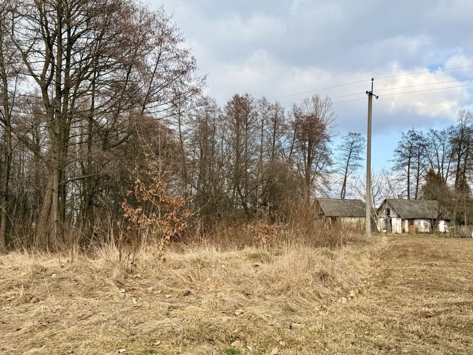 Затишна земельна ділянка під будинок в 17хв. від міста.