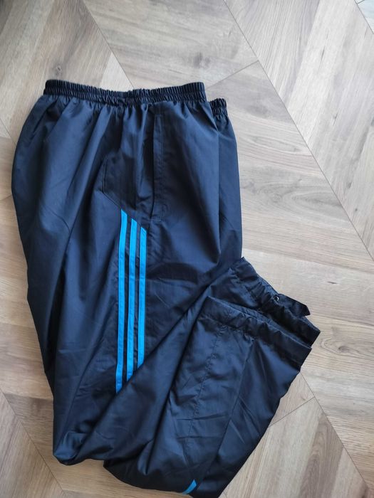 Adidas Spodnie męskie 2XL luźno lejące kieszenie wygodne dresowe podszewka pas106 Nowe