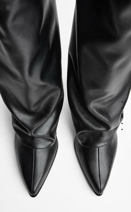 Чоботи труби з каблуком Bershka