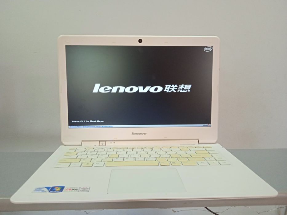 Ноутбук Lenovo Portable Computer ST. Celeron (R) CPU 1037U 1.8 GHz