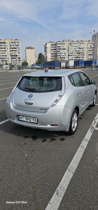Продам ніссан ліф 2013 року 6400$