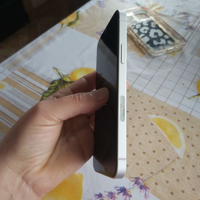 iPhone 12,в гарному стані
