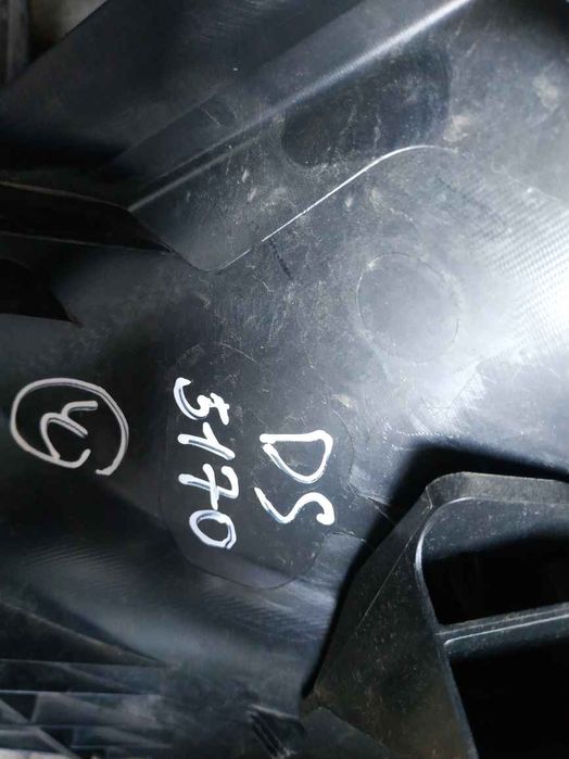 Mazda 3 BL 2009-2013 підлокітник BBM464951 DS5170 bbm464441