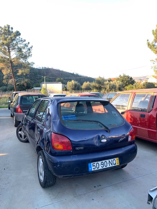 Ford Fiesta acidentado