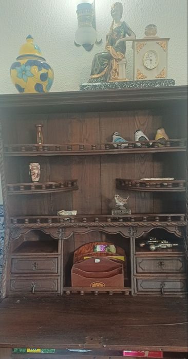 Móveis muito antigos Raros. Bom estado