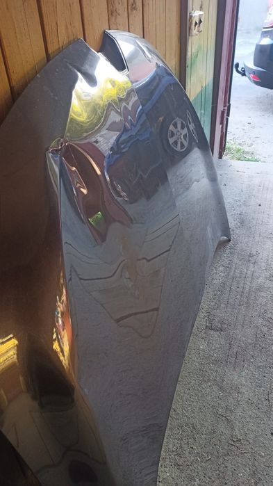 Капот на Renault Megane 3 B66