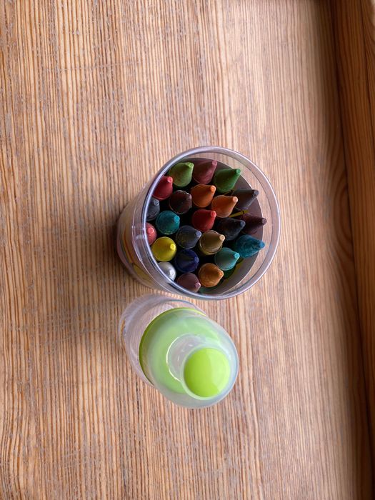 доміно, бінокль та інші дитячі речі