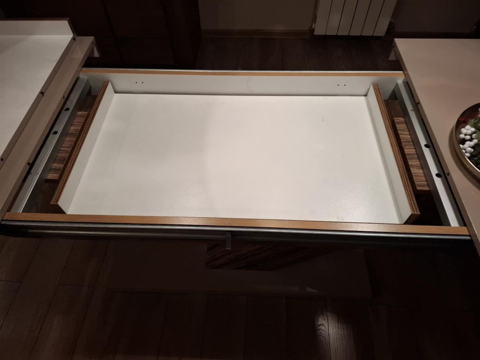 Nowoczesny rozkładany stół + krzesła gratis