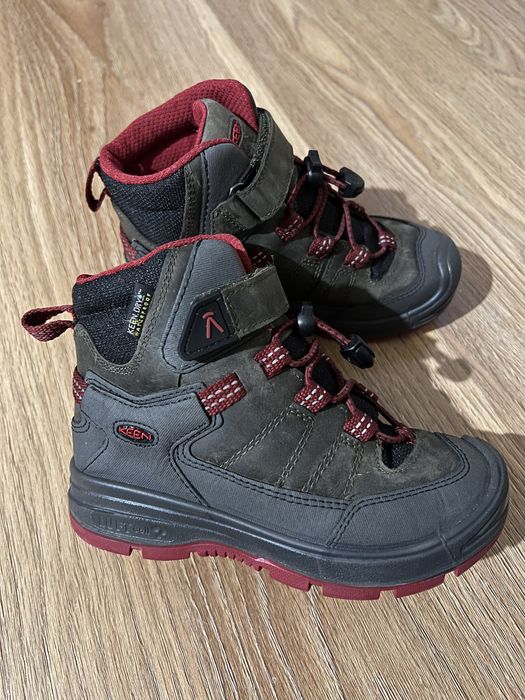 Черевики KEEN .