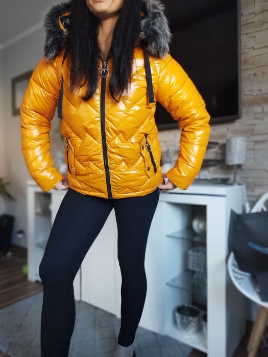 Ładna kurtka zimowa ciepła musztardaowa r S M