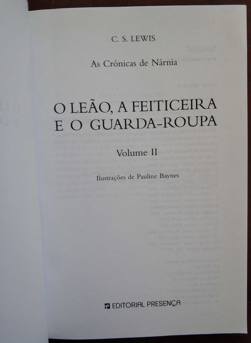 Livro "Narnia - O Leão, a Feiticeira e o Guarda-Roupa"