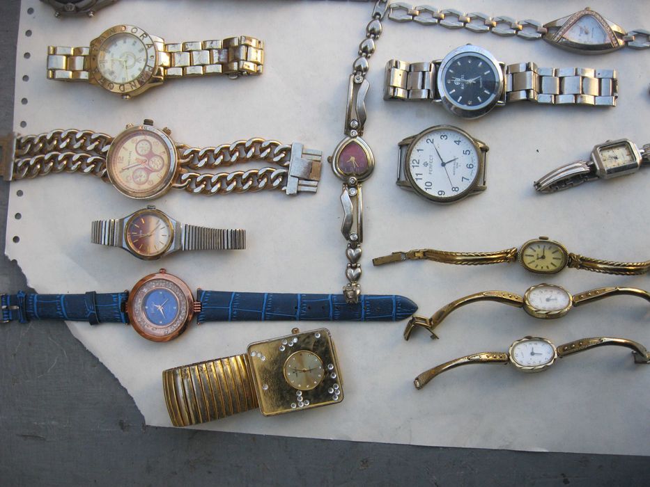 Продам часы наручные