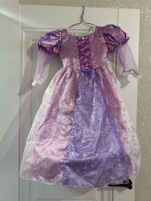 Сукня для красуні Рапунцель