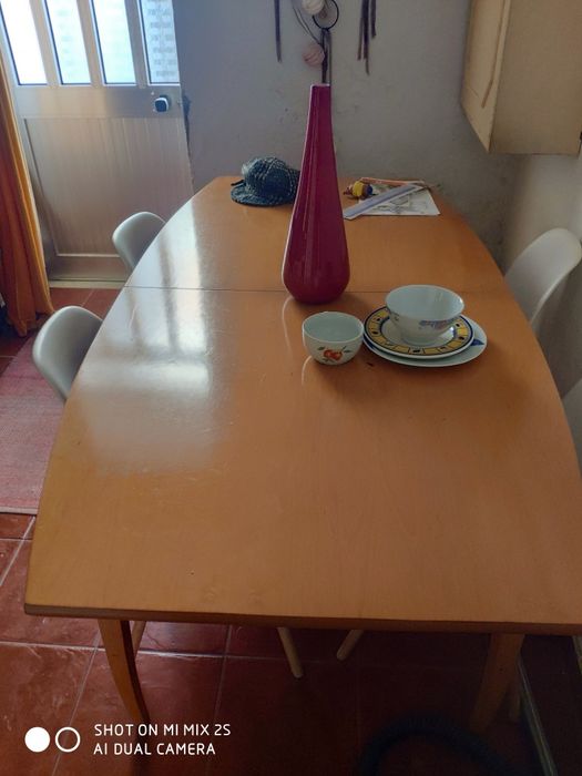 Mesa em Pinho usada