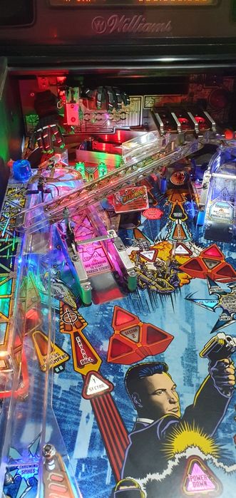 Flipper fliper pinball Johnny Mnemonic