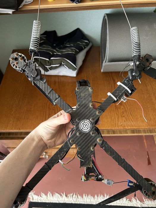 Fpv дрон ( камера есть )