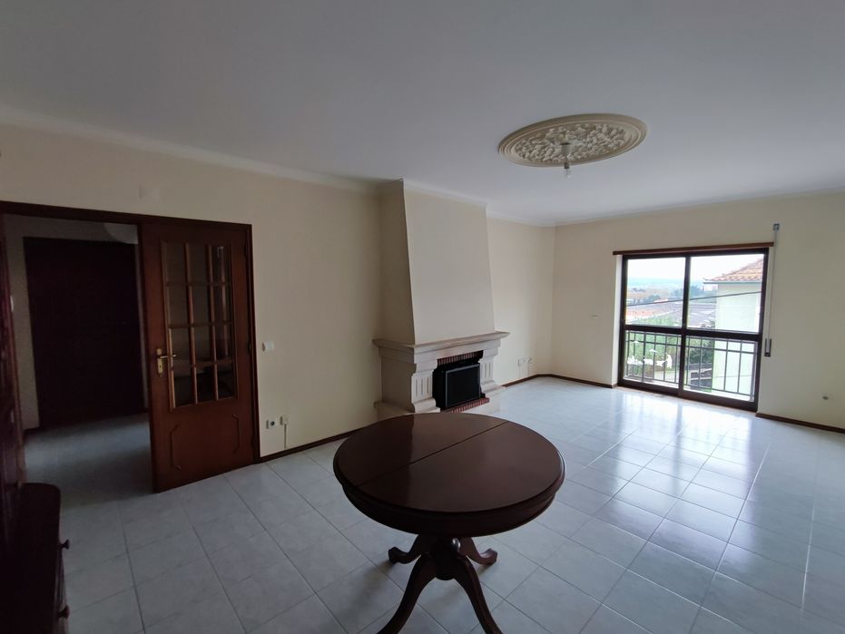 Apartamento T3 com garagem no centro de Leiria