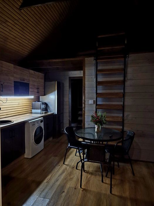 Задється будинок в Рибник