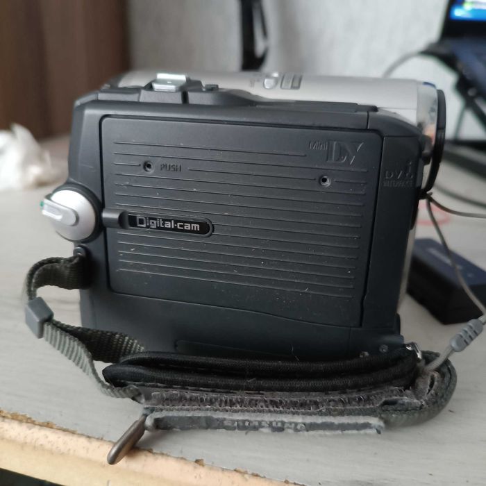 Kamera miniDV Samsung VP-D352 (Uszkodzona - Sprawdź opis)