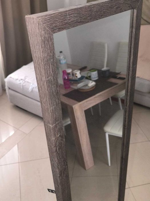 Espelho castanho com suporte 150cm