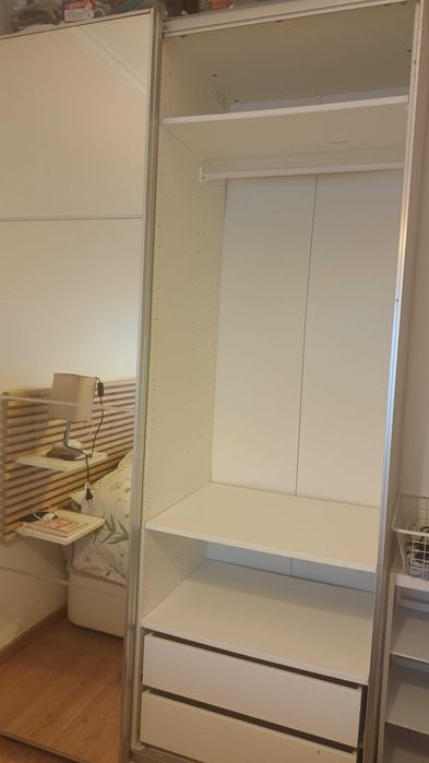 Roupeiro IKEA em bom estado de conservação