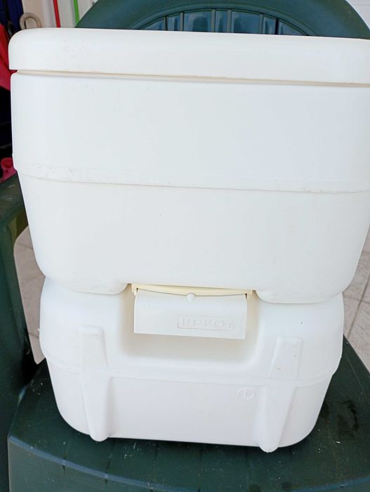 Sanita Química Portátil Fiamma Impecável