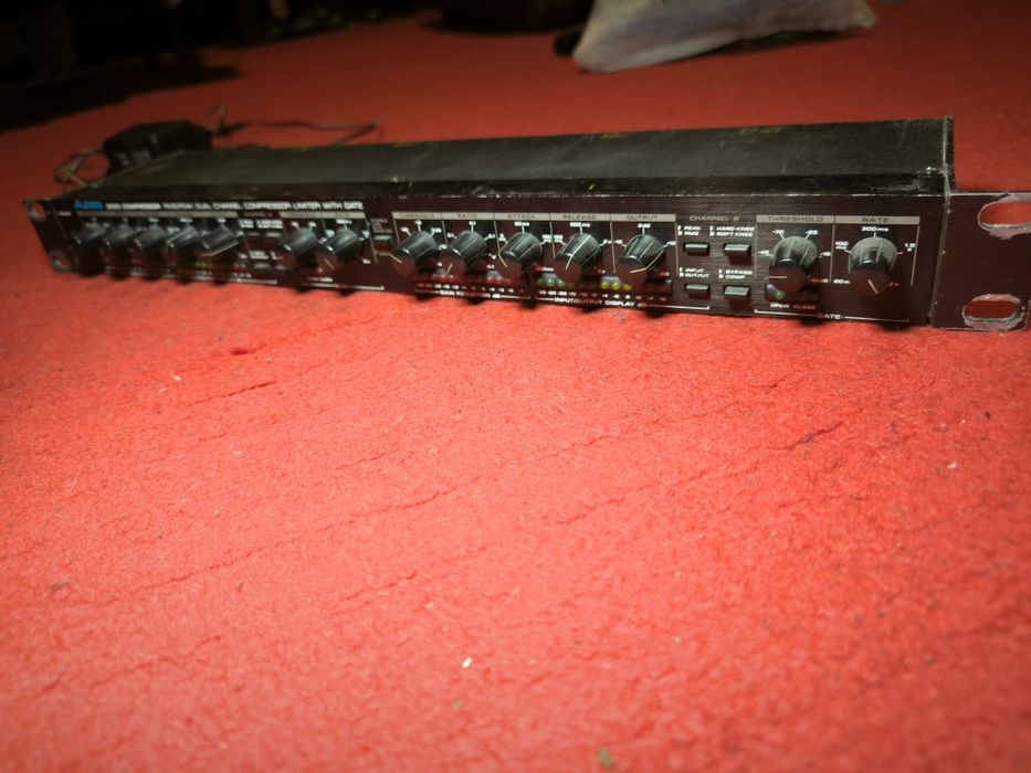 Продам Компресор лімітер Alesis 3630