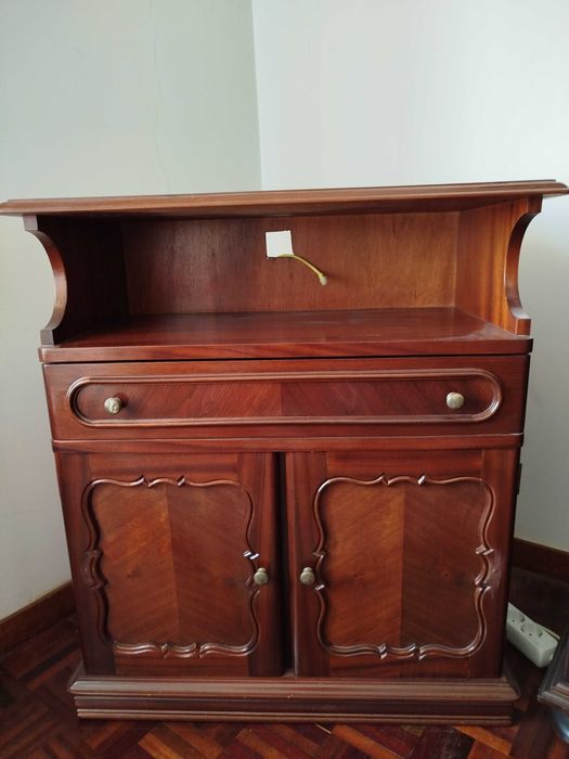 Movel televisào em madeira