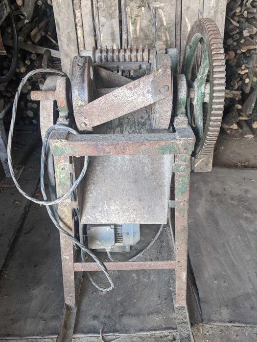 Продам січкарню ...