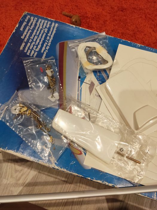 Barco RC veleiro Robbe comtesse