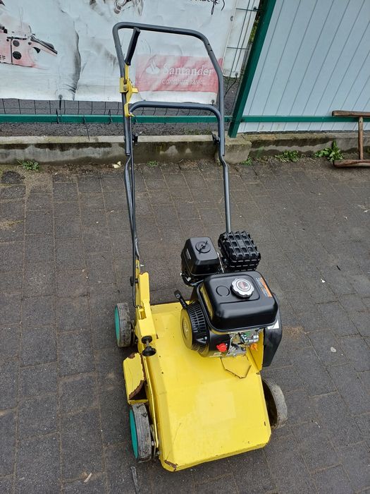 Wertykulator spalinowy