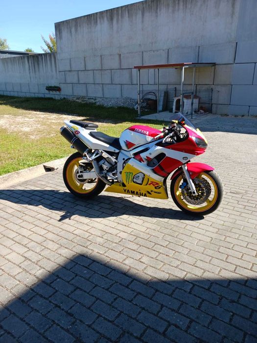 Mota Yamaha R6 em bom estado