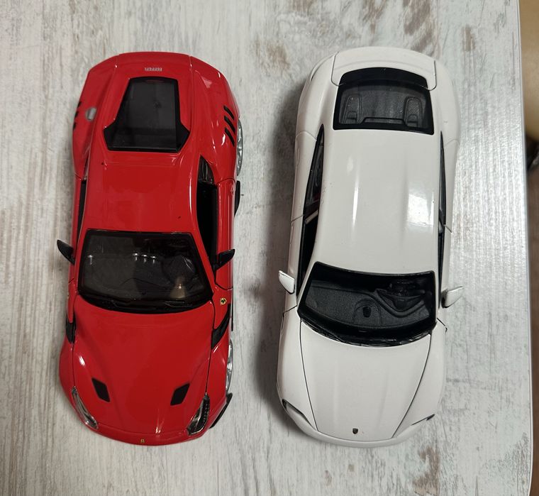 Машинки Burago Porsche та Ferrari