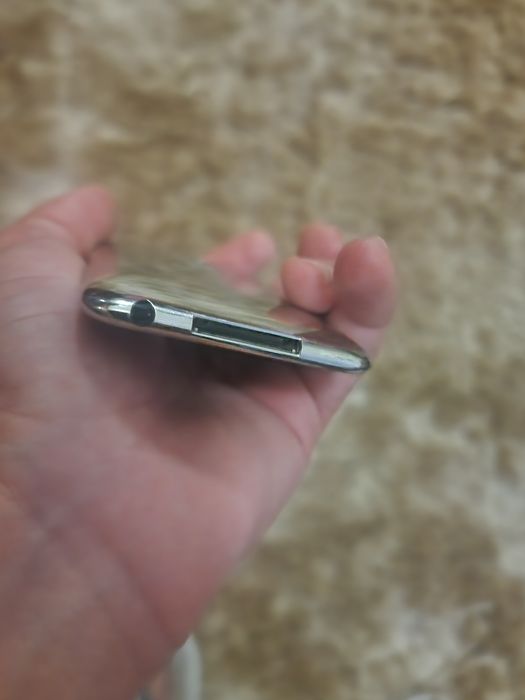 iPod Touch 2ª Gen 32GB (A1288) + Cabo – Para Utilizar/Peças / Reparar